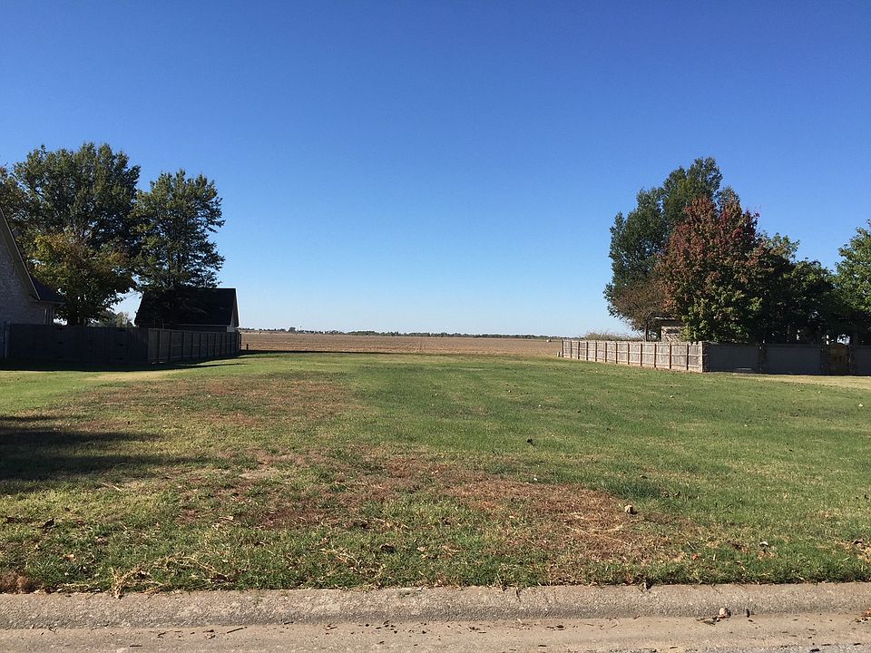 1st image of 1800 Marilyn Dr