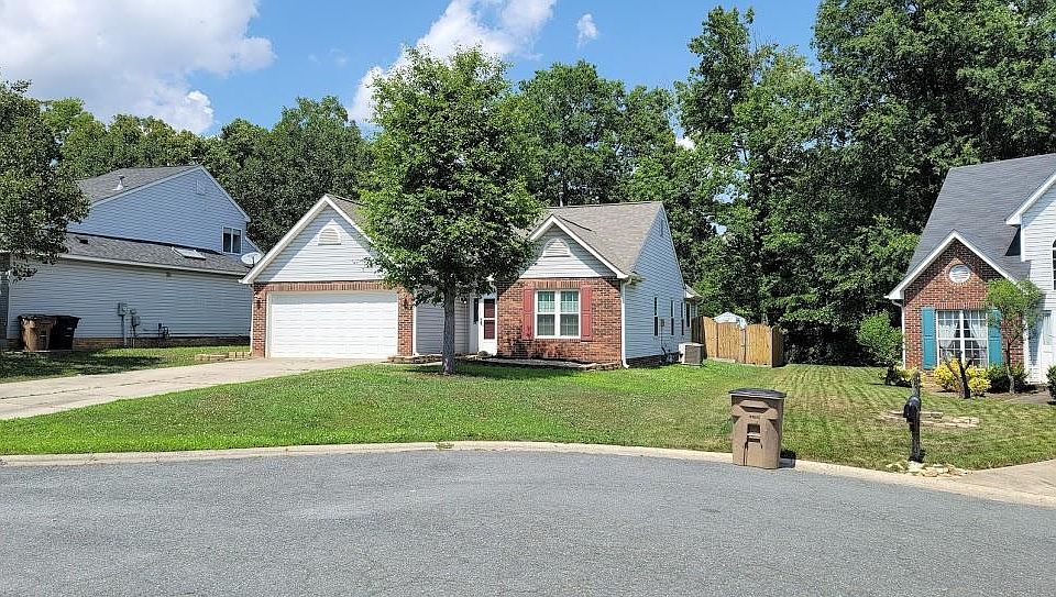 2nd image of 4008 Brookforest Ln