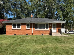 2230 Saines Manor Dr, Jackson, MI 49201