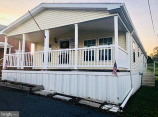 2 Pleasant Hill Ave, Akron, PA 17501