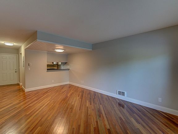 4th image of 850 Shenandoah Dr #36