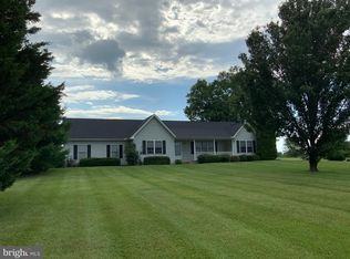 655 Tice Rd, Falling Waters, WV 25419