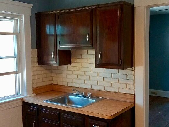 3rd image of 3618 Behrwald Ave