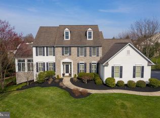 2147 Meadow Ridge Dr, Lancaster, PA 17601