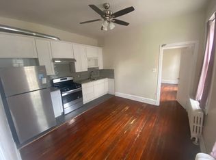 110 S 42nd St #1R, Philadelphia, PA 19104