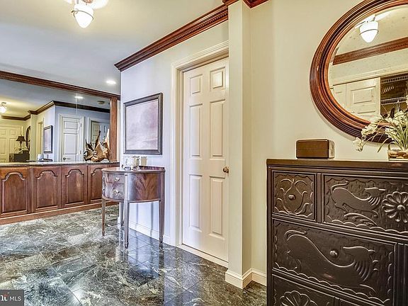5th image of 10 E Lee St Unit 2107