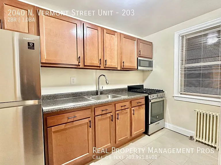 2040 N Vermont St #203 — Photo 8