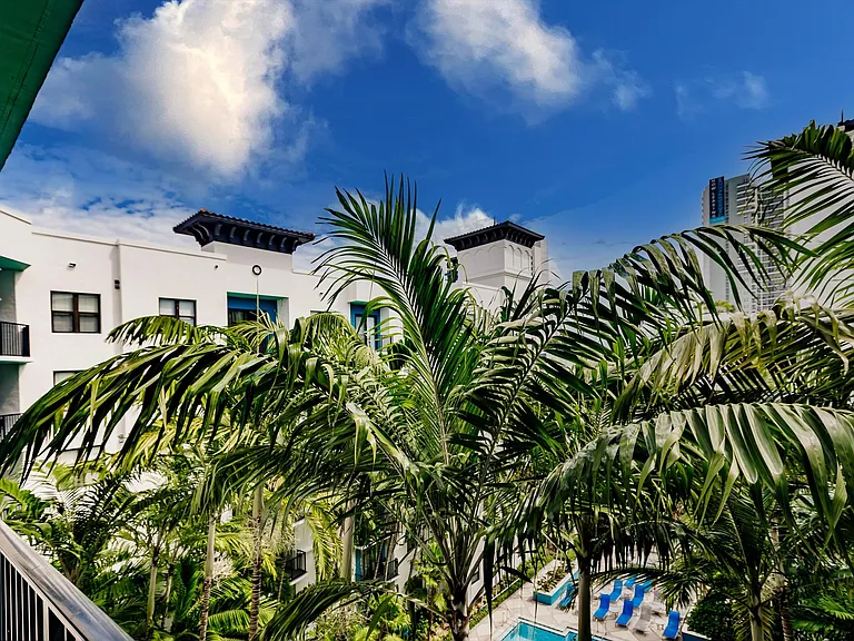 Aviah Flagler Village — Photo 129