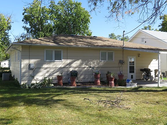 3rd image of 1512 D Ave