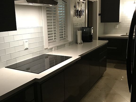 5th image of 812 SE 9th Ave