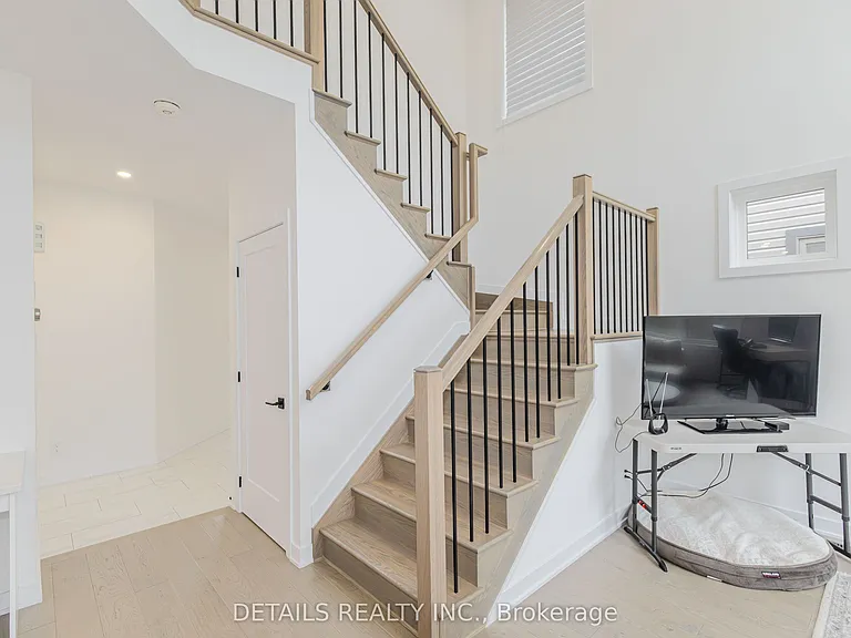 67 Viceroy Mews — Photo 19