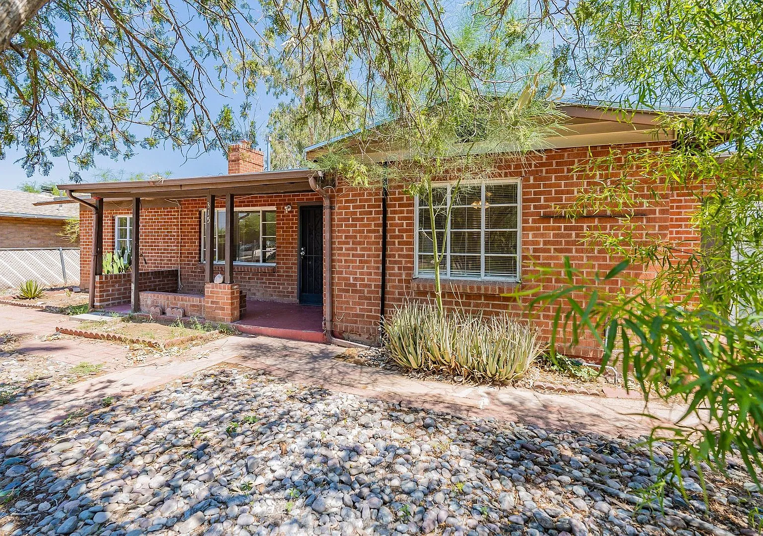 315 & 317 E. Lester St. — Photo 1