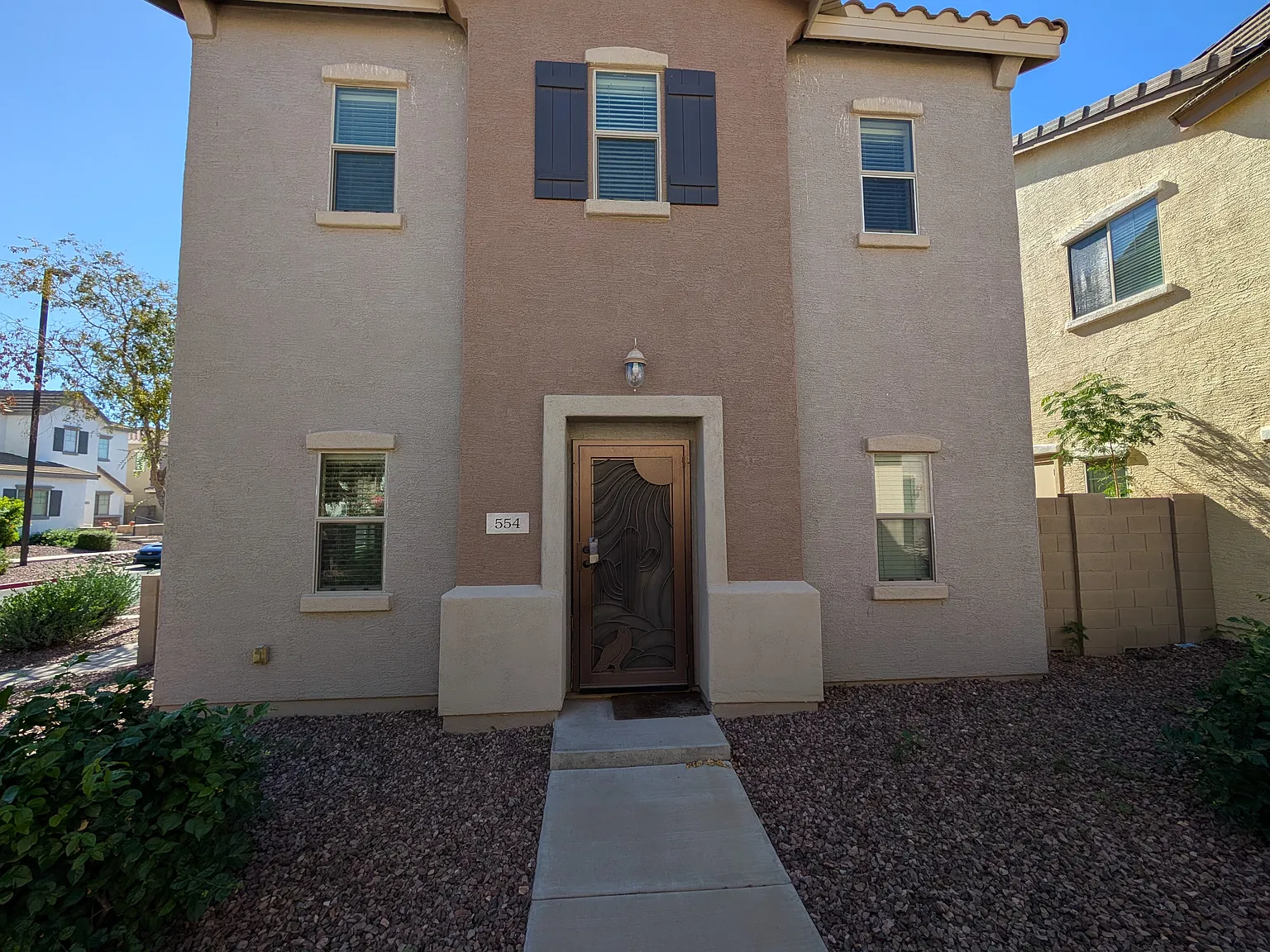 4 bed, 2.5 bath, 1913 sqft, $2,000 — Photo 1