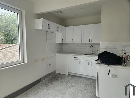 3 bed, $3,606 — Photo 2