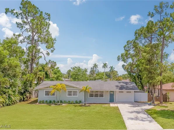 2438 Crystal Dr, Fort Myers, FL 33907