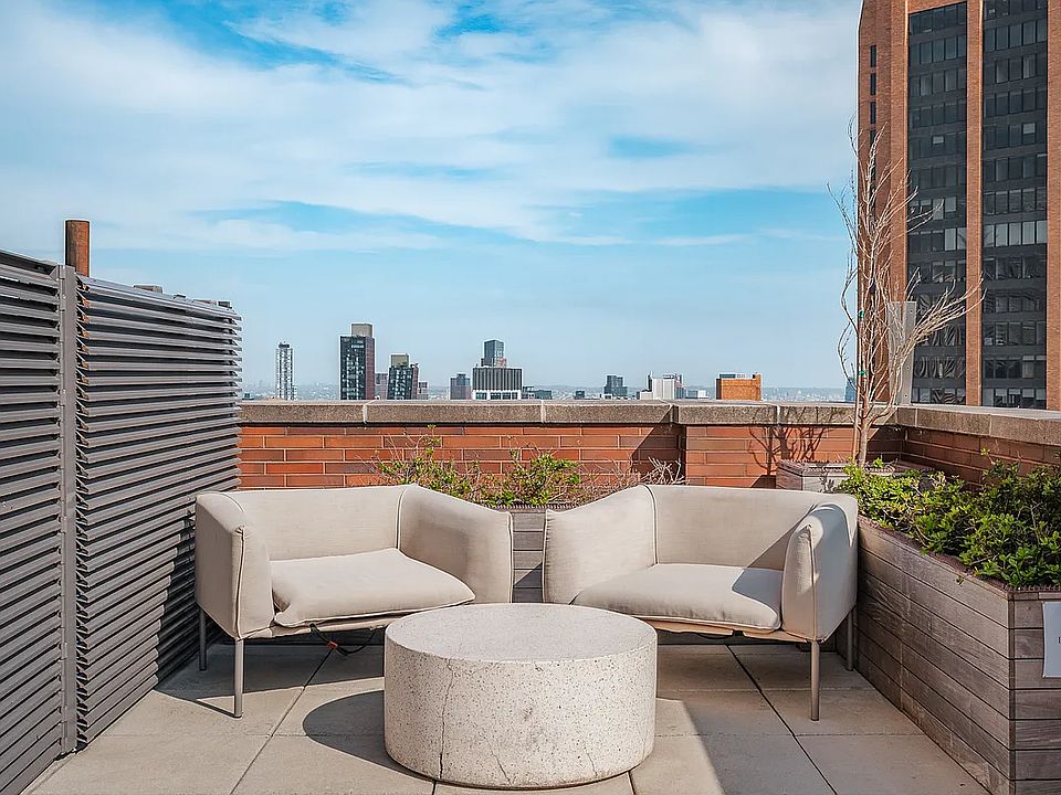 1st image of 49 E 34th St #18C