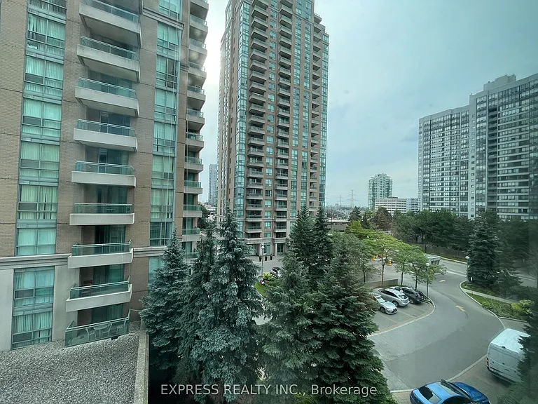 29 Pemberton Ave #503 — Photo 13