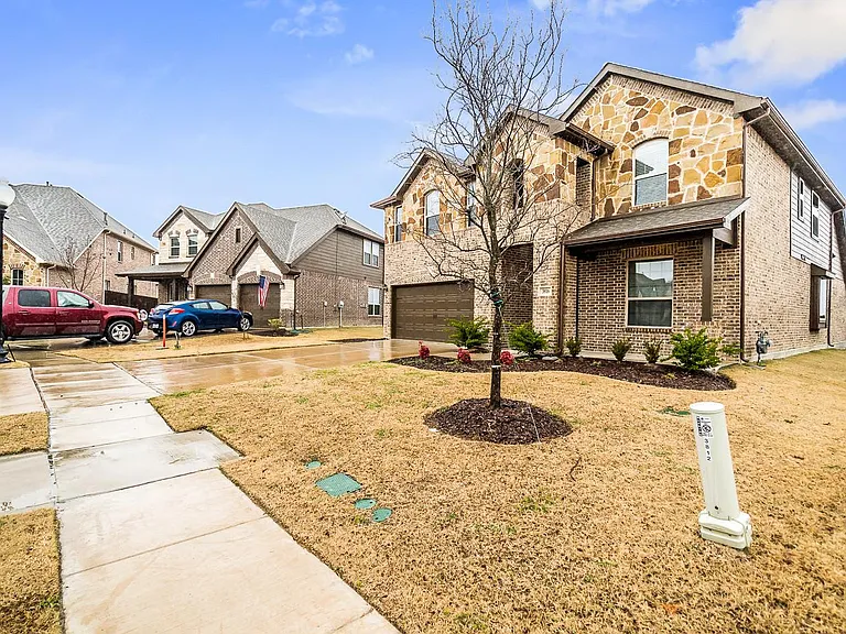 3816 Walden Dr — Photo 41