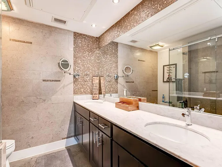 2205 N Lamar Blvd #215 — Photo 15