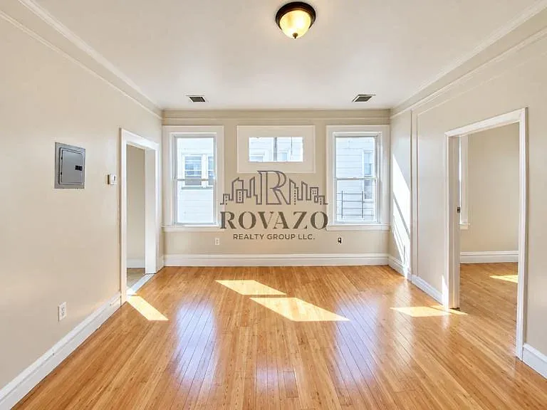 2 bed, 650 sqft, $1,795 — Photo 4