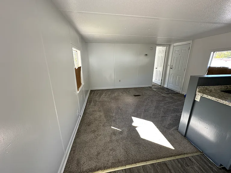 20 Paige Ave — Photo 6