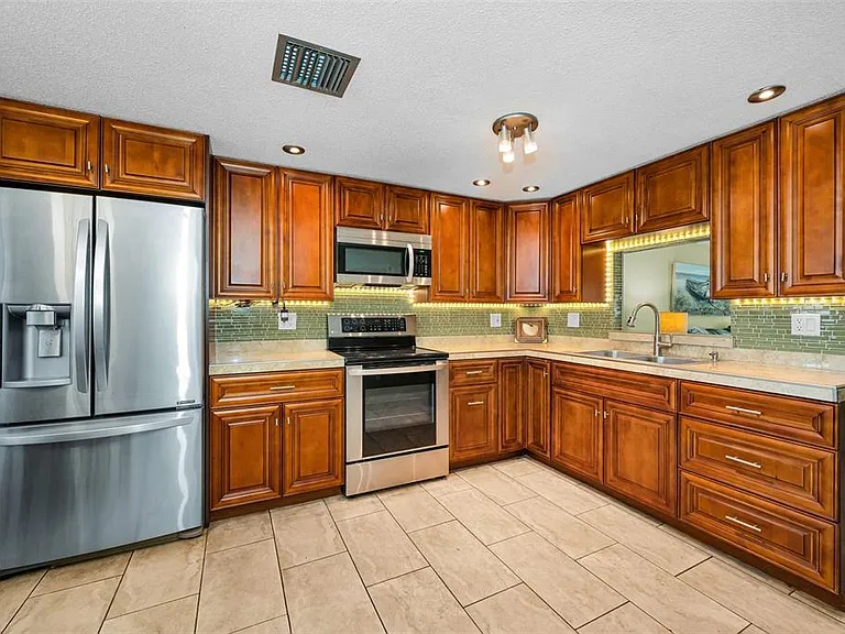 1000 Crane Ct — Photo 14