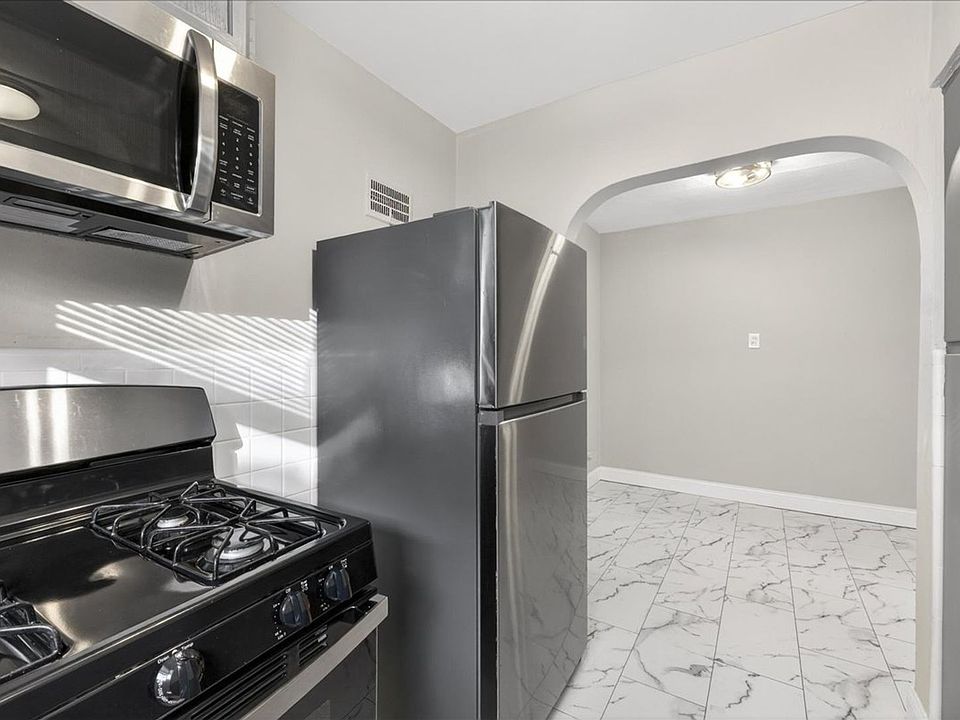 1st image of 4008A Oleatha Ave #0