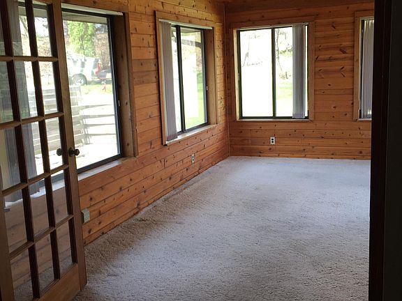 3 season porch off of kitchen