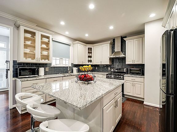 5th image of 8369 Derwent Valley Ct
