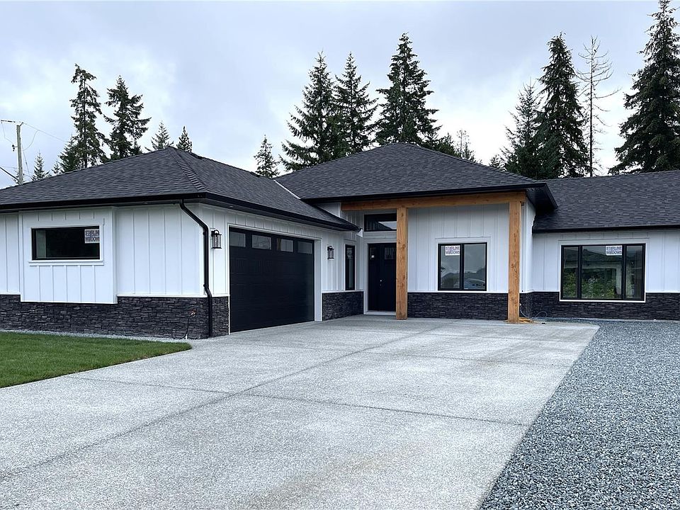 2nd image of 3036 Arbutus Dr