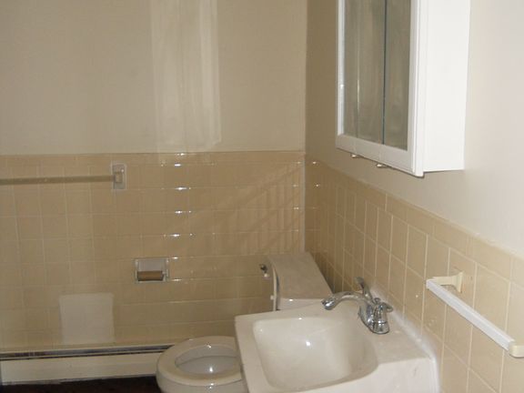 5th image of 425 Porter Ave APT 207