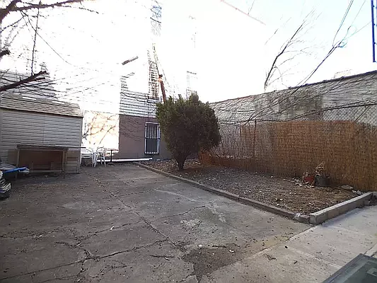 Rented by Friedman Mayer, LREB | media 13