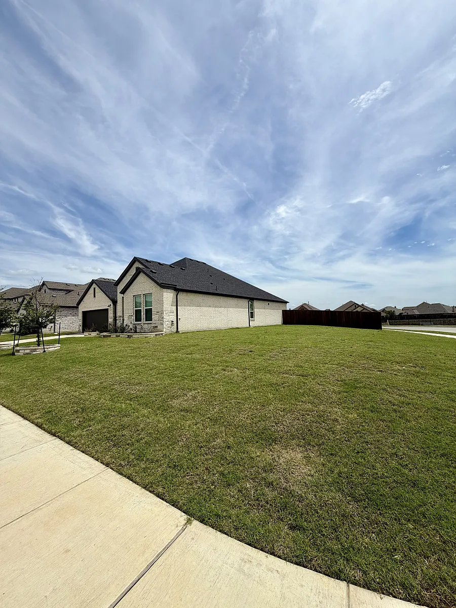Building Photo - 142 Nora Ln