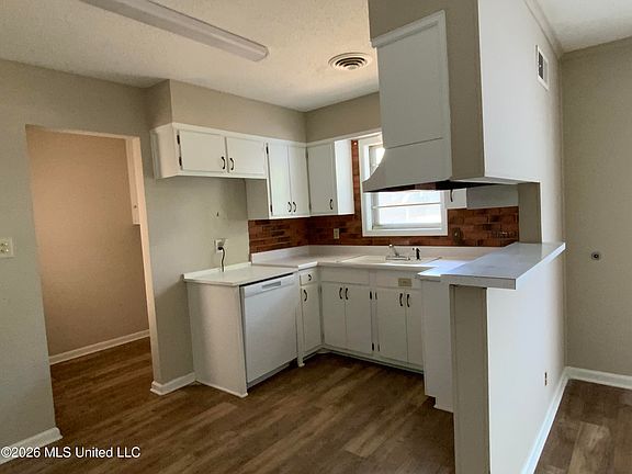 4th image of 8313 Dottley Dr