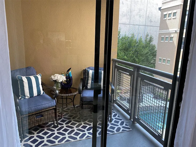 1901 Post Oak Blvd #3503 — Photo 37