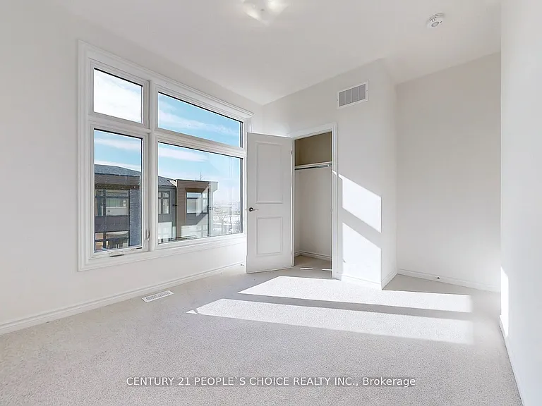 37 Drainie St — Photo 17