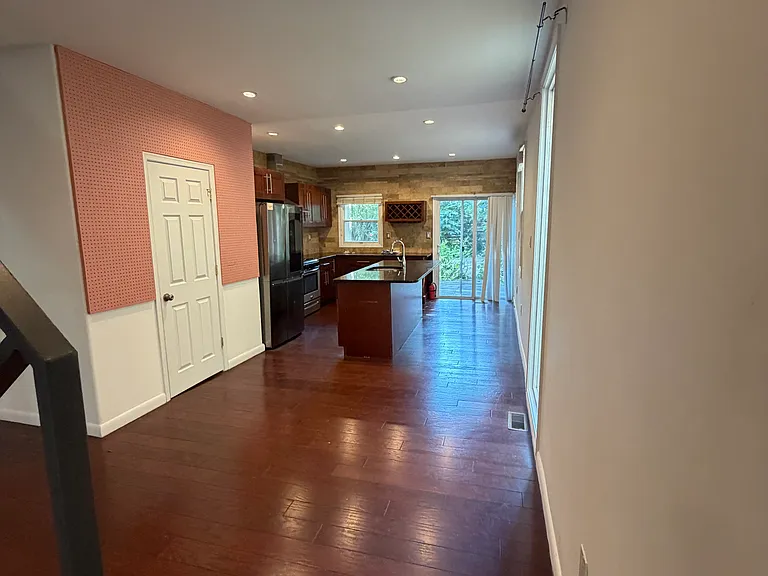 2331 E Susquehanna Ave — Photo 20