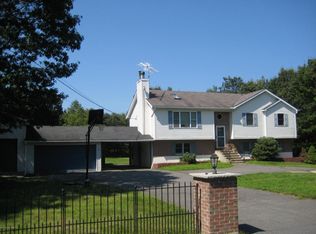 2877 Adirondack Dr, Blakeslee, PA 18610