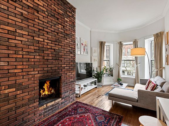 2nd image of 23 W 83rd St APT 2F