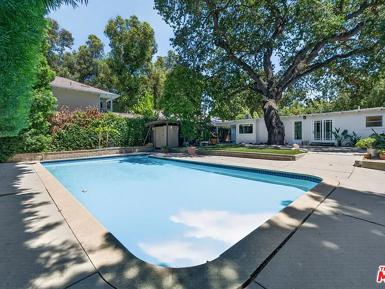 21309 Ibanez Ave — Photo 3