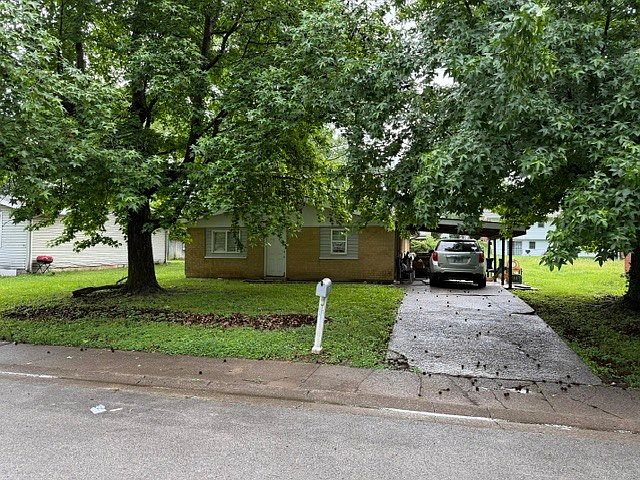 1st image of 309 S Birchlane Dr