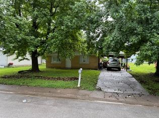 309 S Birchlane Dr, Carbondale, IL 62901
