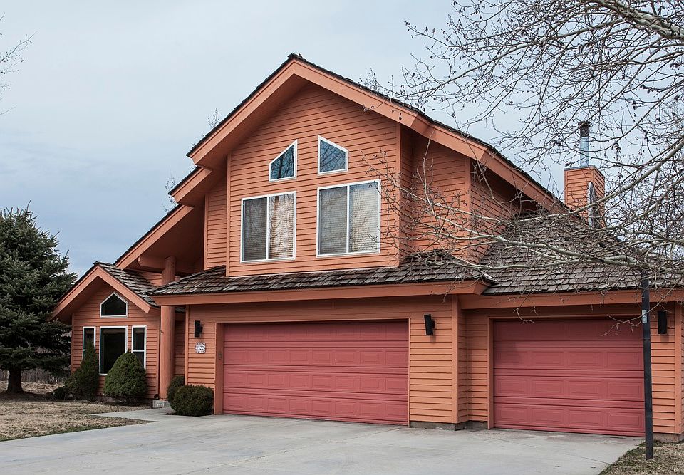 Front view of home