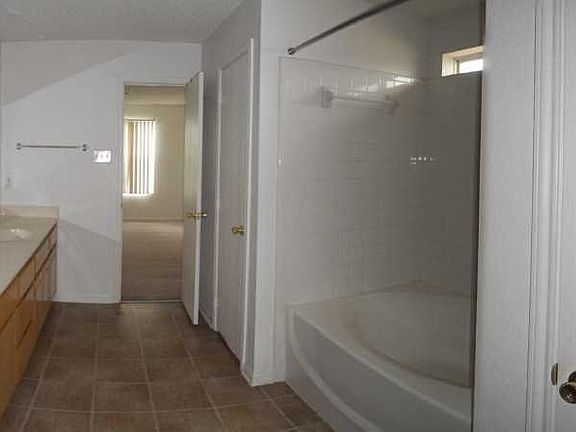 5th image of 3110 Tom Lockett Dr