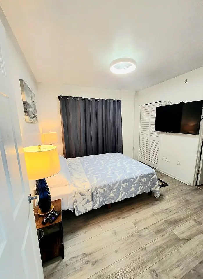 2 bed, 2.5 bath, 1100 sqft, $2,400 — Photo 4