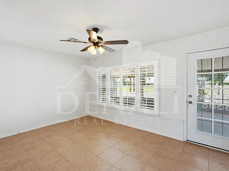10747 W Hope Dr — Photo 10