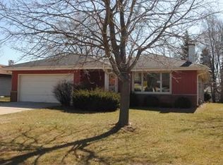 8619 W Bottsford Ave, Greenfield, WI 53228