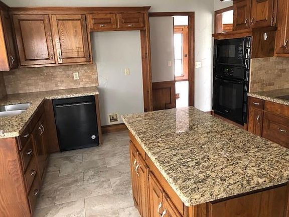 4th image of 3513 Omar Ln