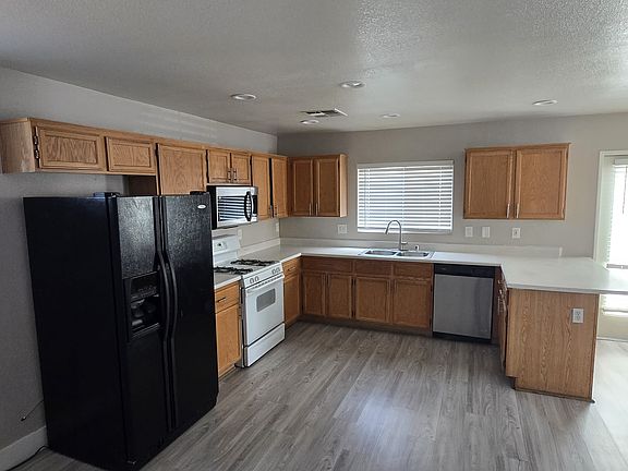 4th image of 5270 Paradise Skies Ave