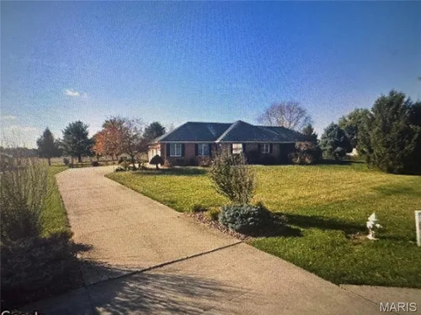 8425 Bluegill Dr, New Baden, IL 62265